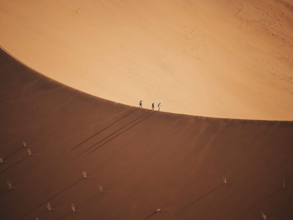 Subiendo las dunas en Namibia