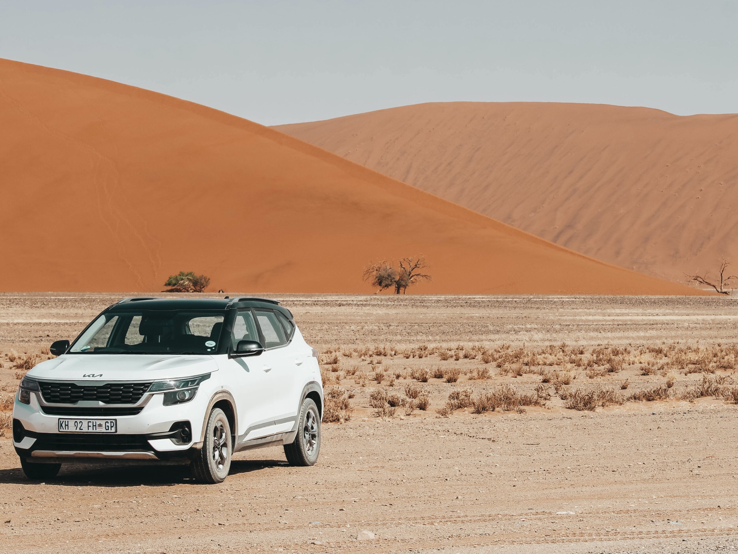 Coche en la duna 45 de Namibia