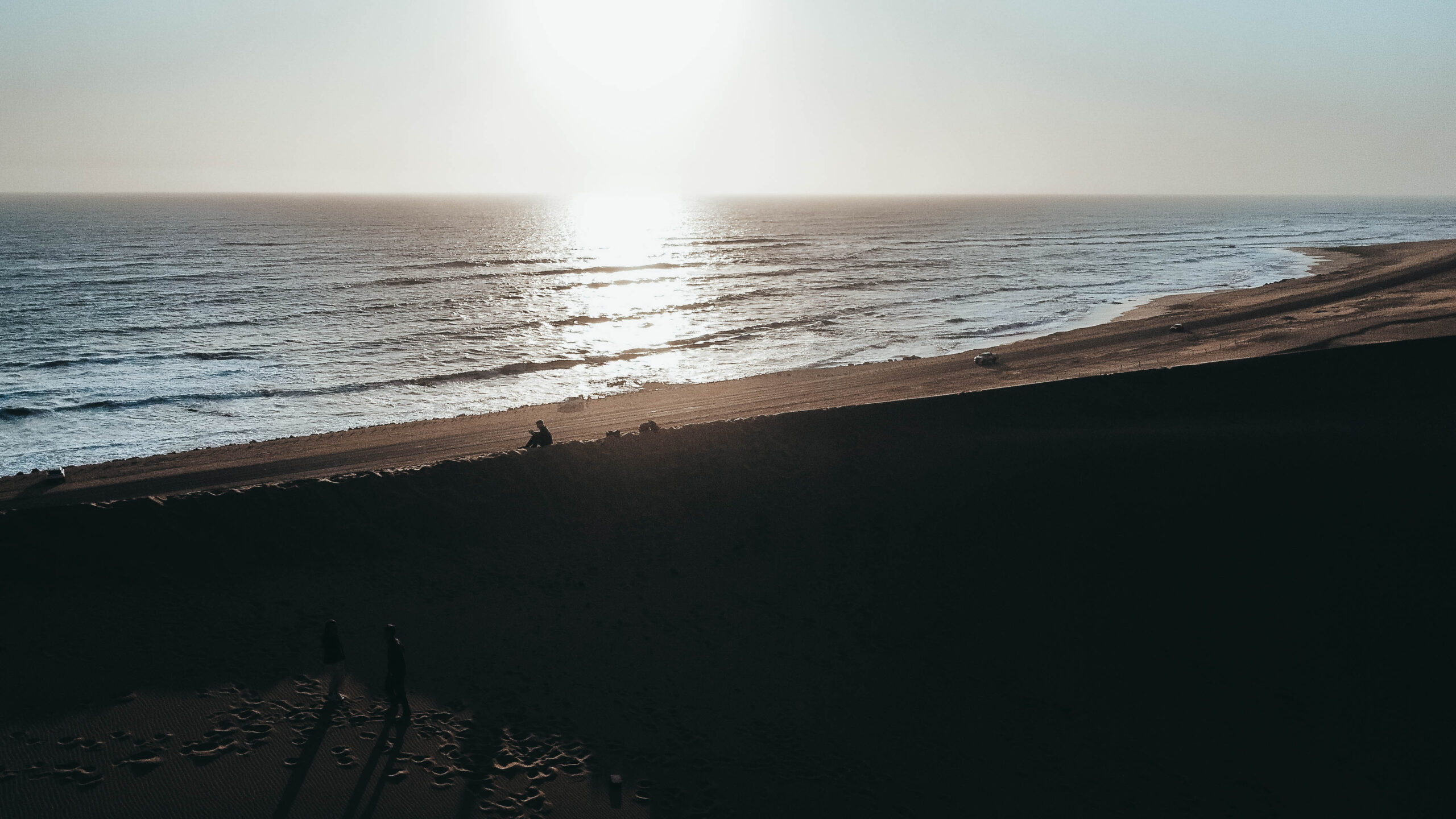 Atardecer en la duna con vistas al mar
