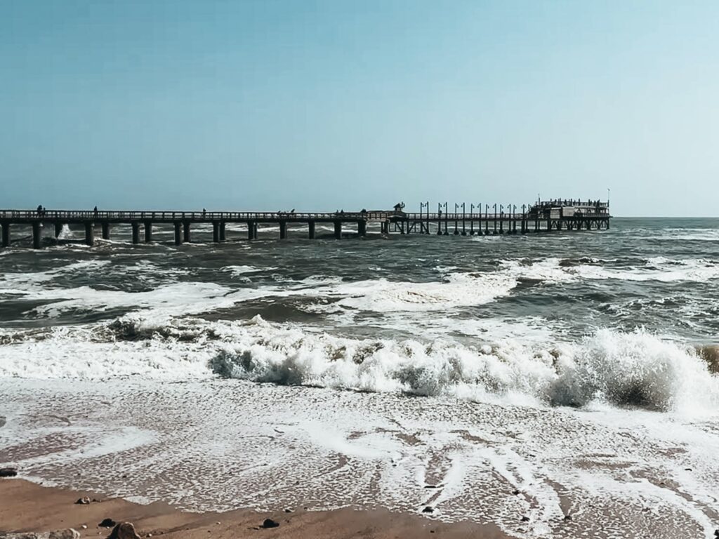 Foto de la costa Namibia en la población de Swakopmund