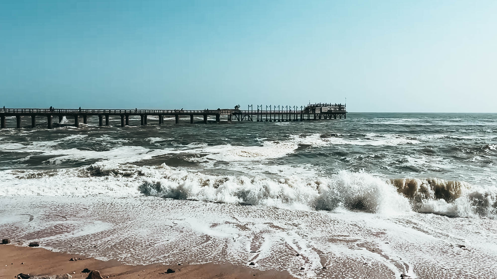 Muelle Swakopmund vista desde la playa