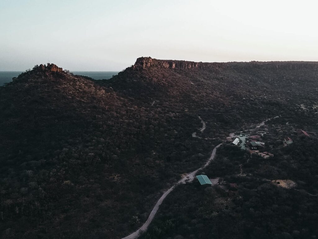 Vista aérea atardeciendo del complejo de Waterberg