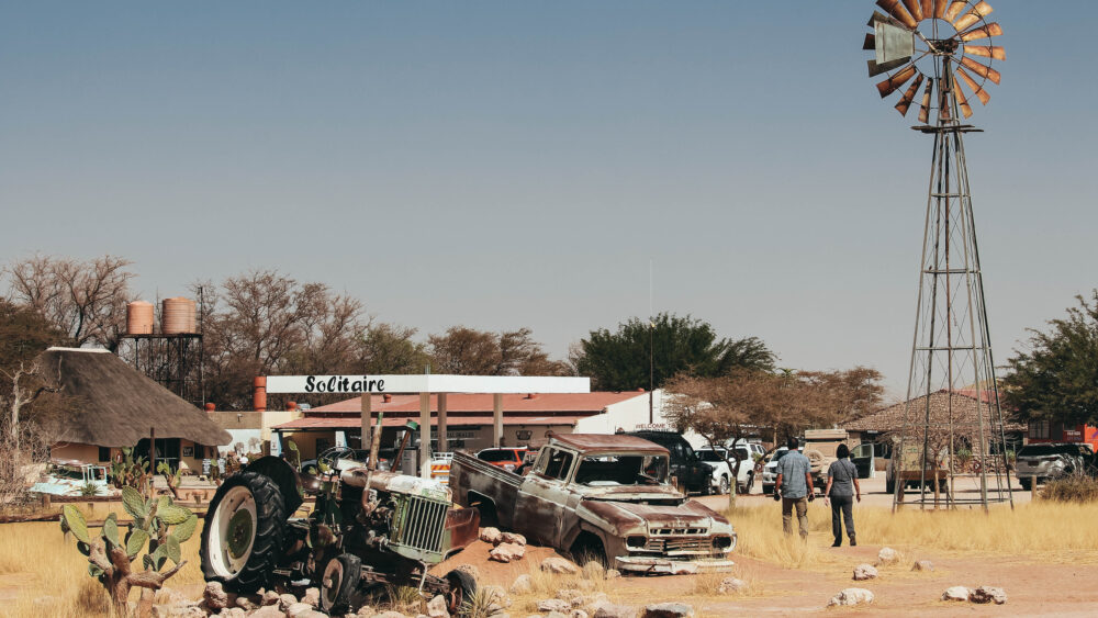 La insólita gasolinera de Solitaire en Namibia