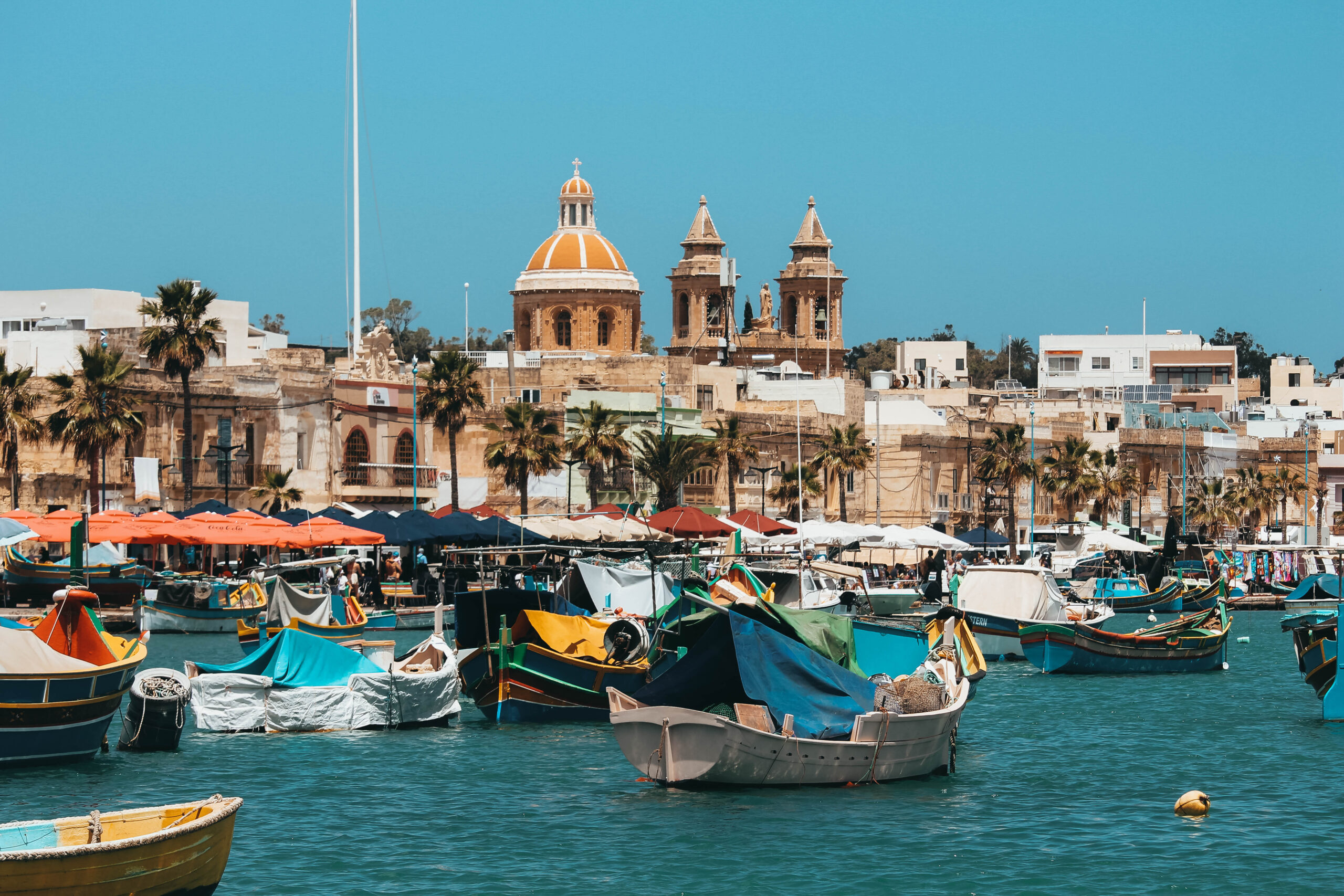 Imagen de Marsaxlokk un pueblo pesquero con mucha vida en la costas de Malta