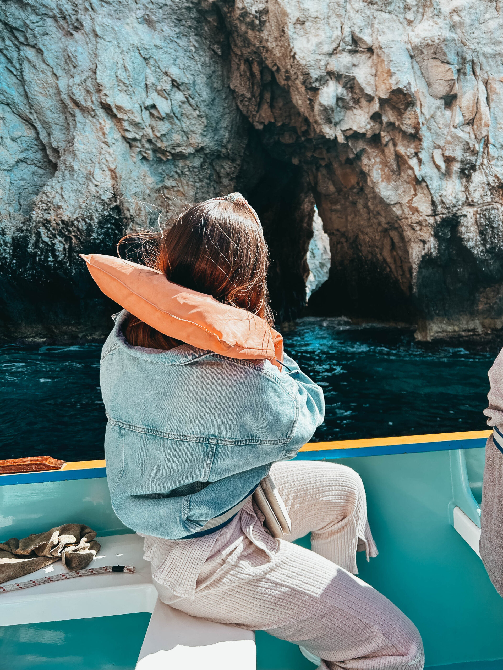 Paseo en barca hacia la Blue Grotto