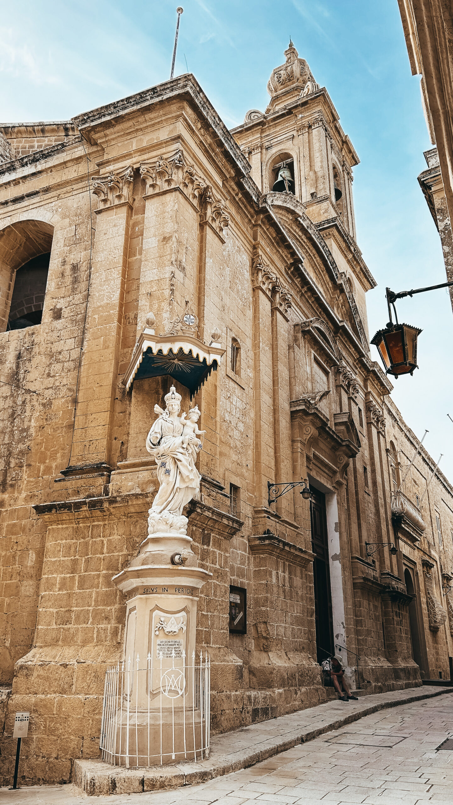 Estatuas en Mdina