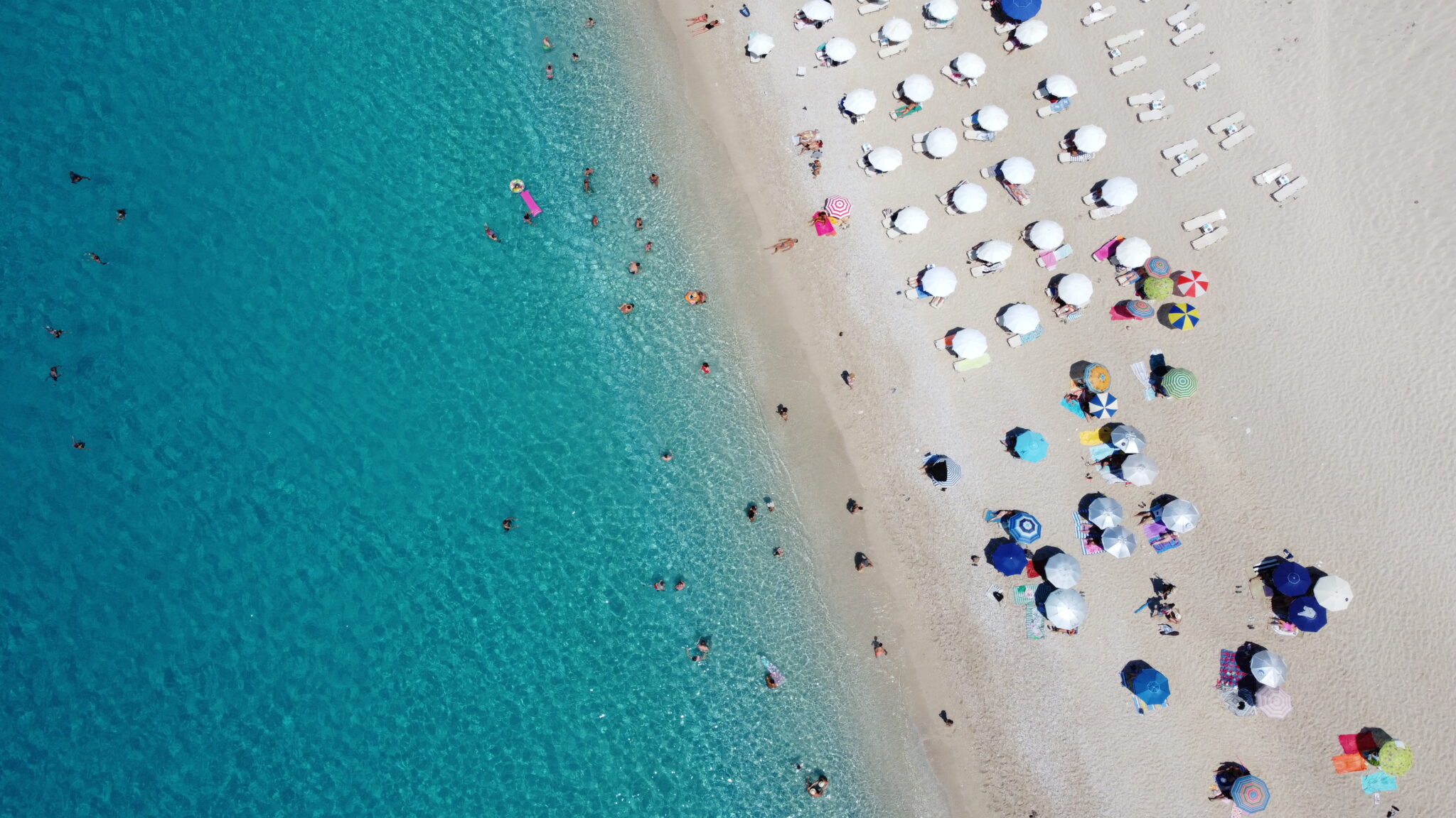 Las aguas cristalinas de las playas de Grecia son una pasada. En este caso nos encontramos en Lefkada