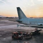 El Aeropuerto Josep Tarradellas Barcelona-El Prat​ es un aeropuerto español de la red Aena. El amanecer desde uno de sus aviones es increíble.