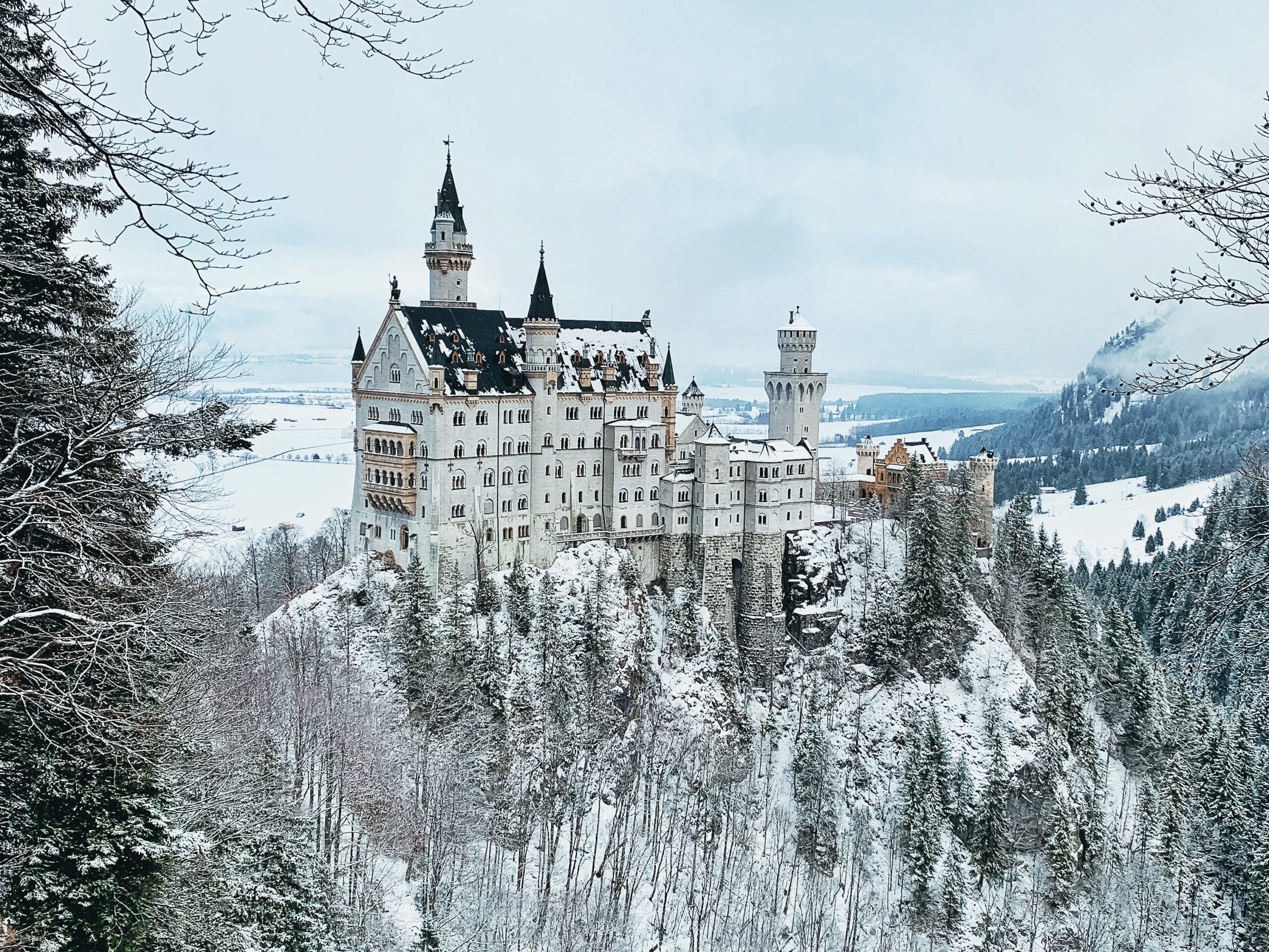 Vistas del Castillo Neuschwanstein desde una de las laderas