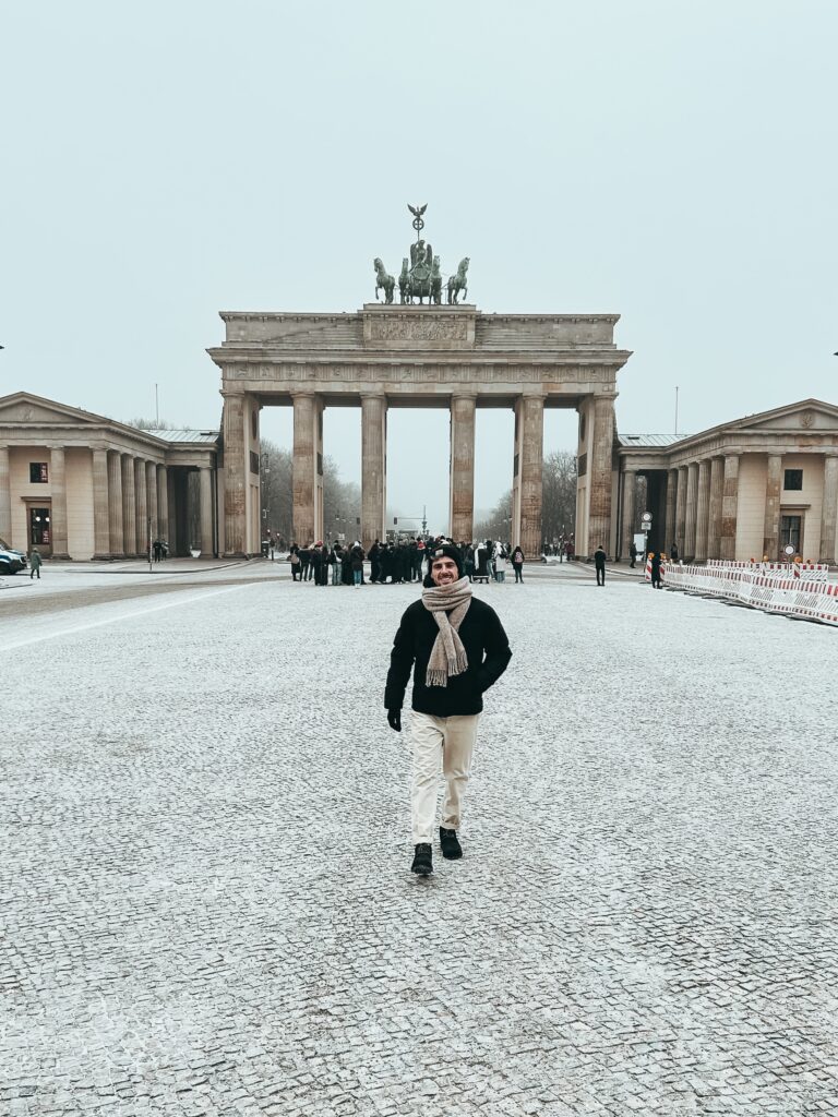 Si visitas Berlín tienes que sacarte una foto en la Puerta de Brandeburgo
