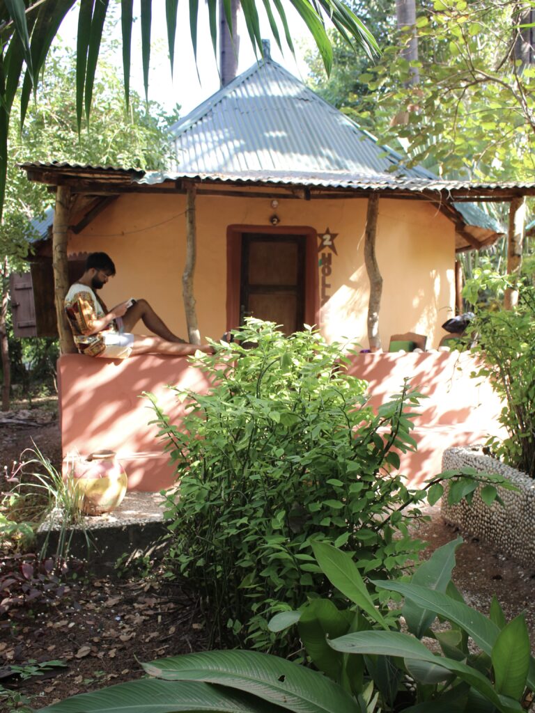 De todos los alojamientos en Gambia nos convenció la zona de Gunjur, mucho menos turística y más enfocada en eco lodges tranquilos.