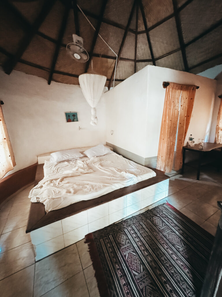 El hotel fue todo un acierto. Las cabañas en un entorno paradisiaco, muy tranquilas. La playa es alucinante y cuenta con una zona de hamacas gratuita para sus clientes. El personal muy amable.
