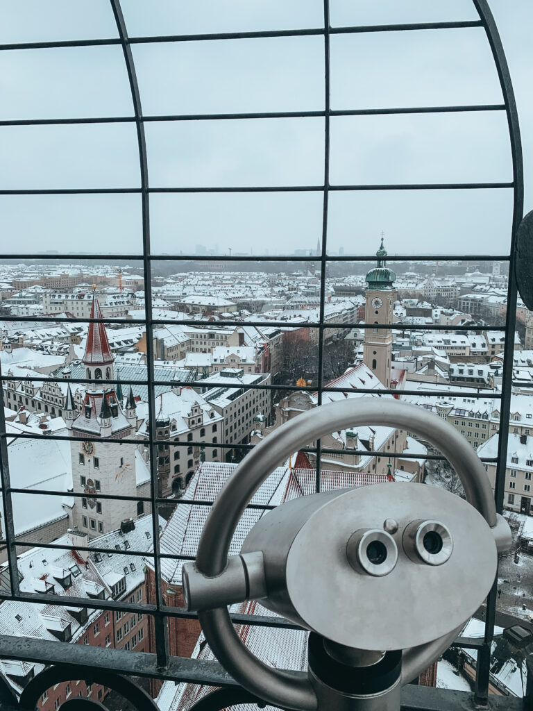 Mirador de la Iglesia de San Pedro donde se aprecian algunas de las múltiples iglesias que tiene Munich