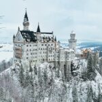 El Castillo Neuschwanstein está situado en la región de Baviera y fue construido por orden del Rey Luis II, conocido como el Rey Loco