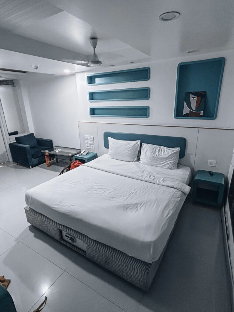Habitación del hotel City Empire en Delhi
