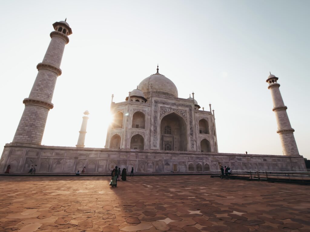 Los colores al amanecer del Taj Mahal son impresionantes como lo es hacer fotografías al mausoleo
