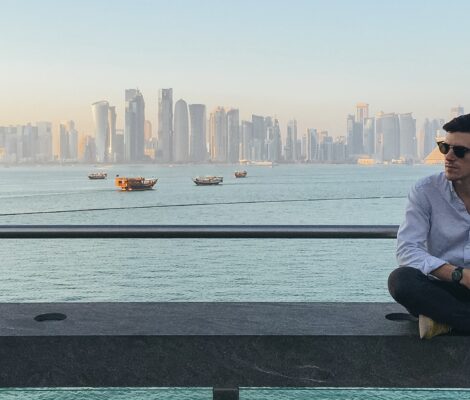Foto del skyline de Doha desde el Museo Nacional de Qatar