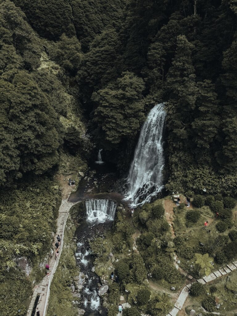 La gran cascada de Ribeira dos Caldeirões