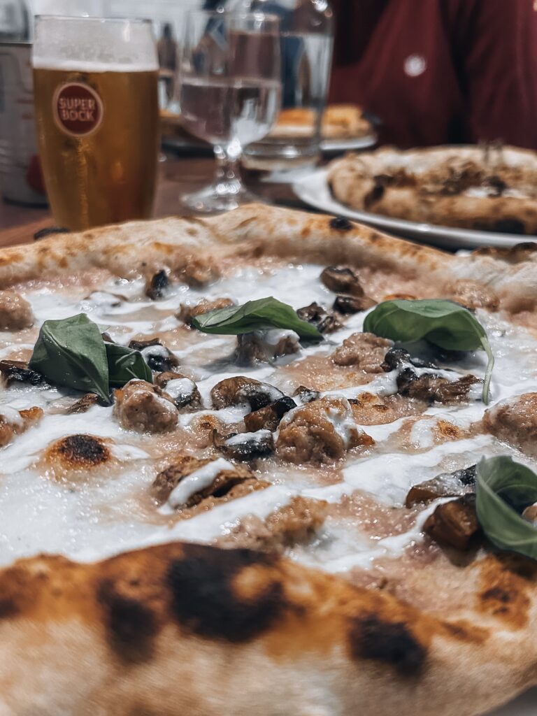 Pizzas en la pizzería nonnas en Ponta Delgada