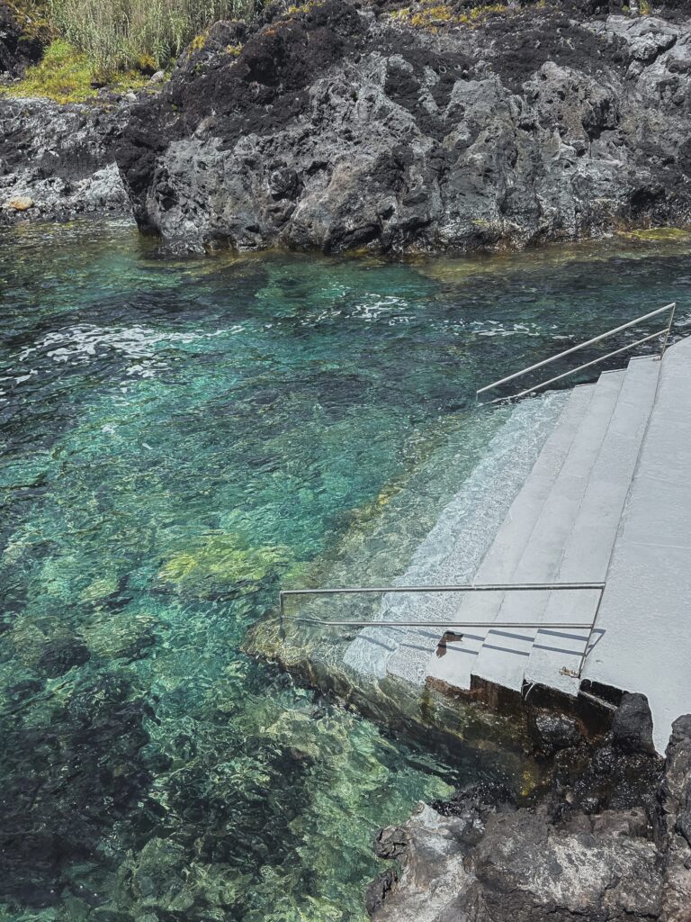 Piscinas naturales en Santa Cruz das Flores