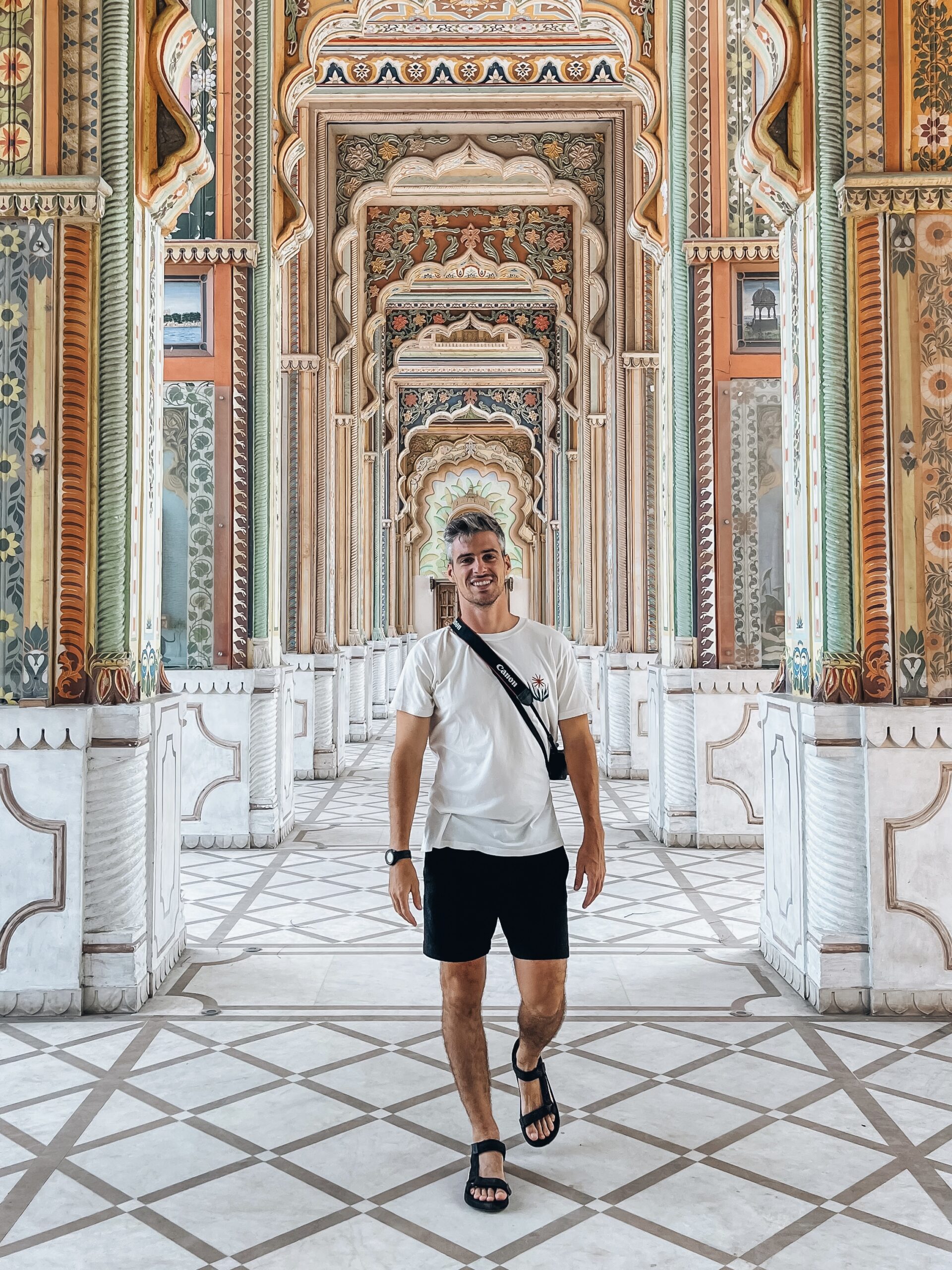 Ricardo dentro de la Patrika Gate