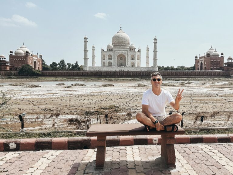 Uno de los mejores miradores para ver el Taj Mahal es este que se encuentra fuera del recinto