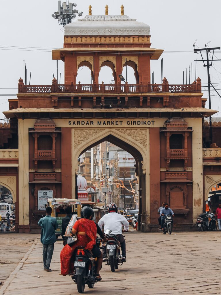 Puerta de entrada al Sardar Market en Jodhpur