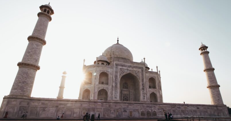 Vistas del Taj Mahal desde uno de sus laterales