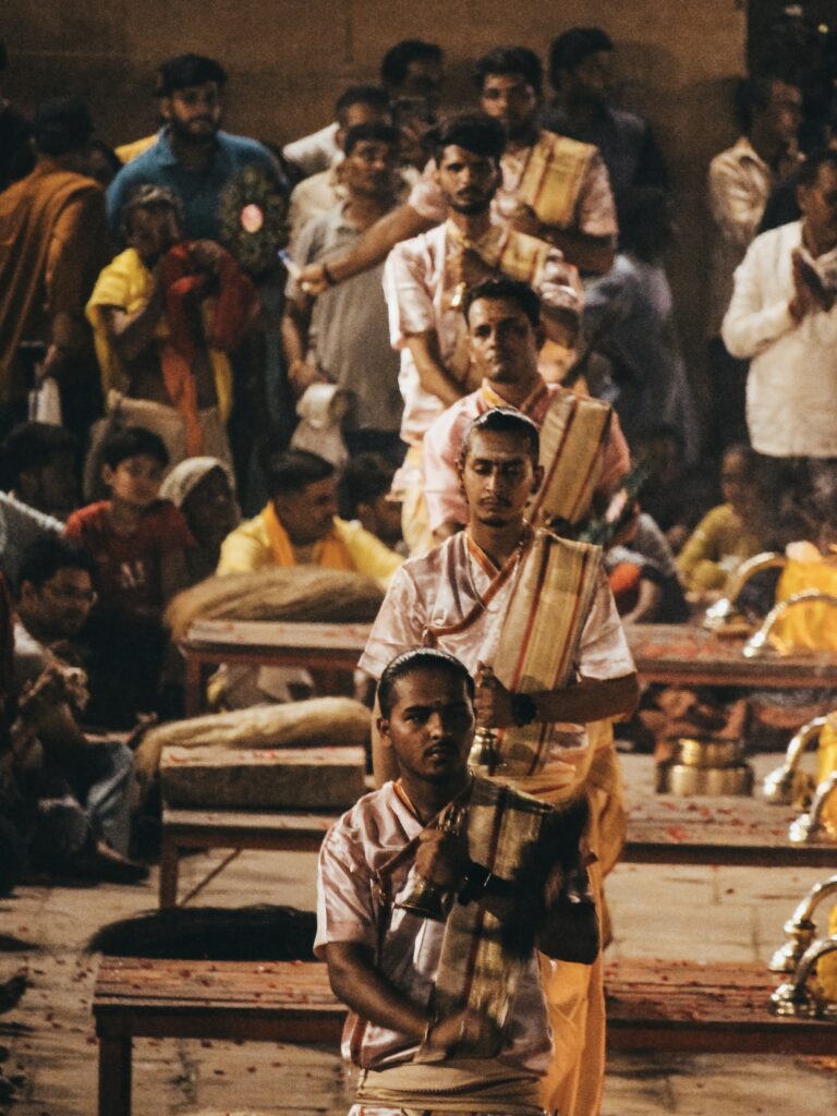 Celebración del Ganga Aarti en el ghat