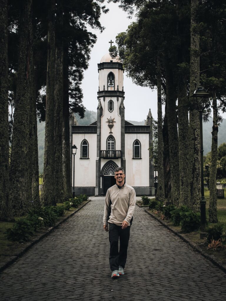 Ricardo en Iglesia Sao Nicolau