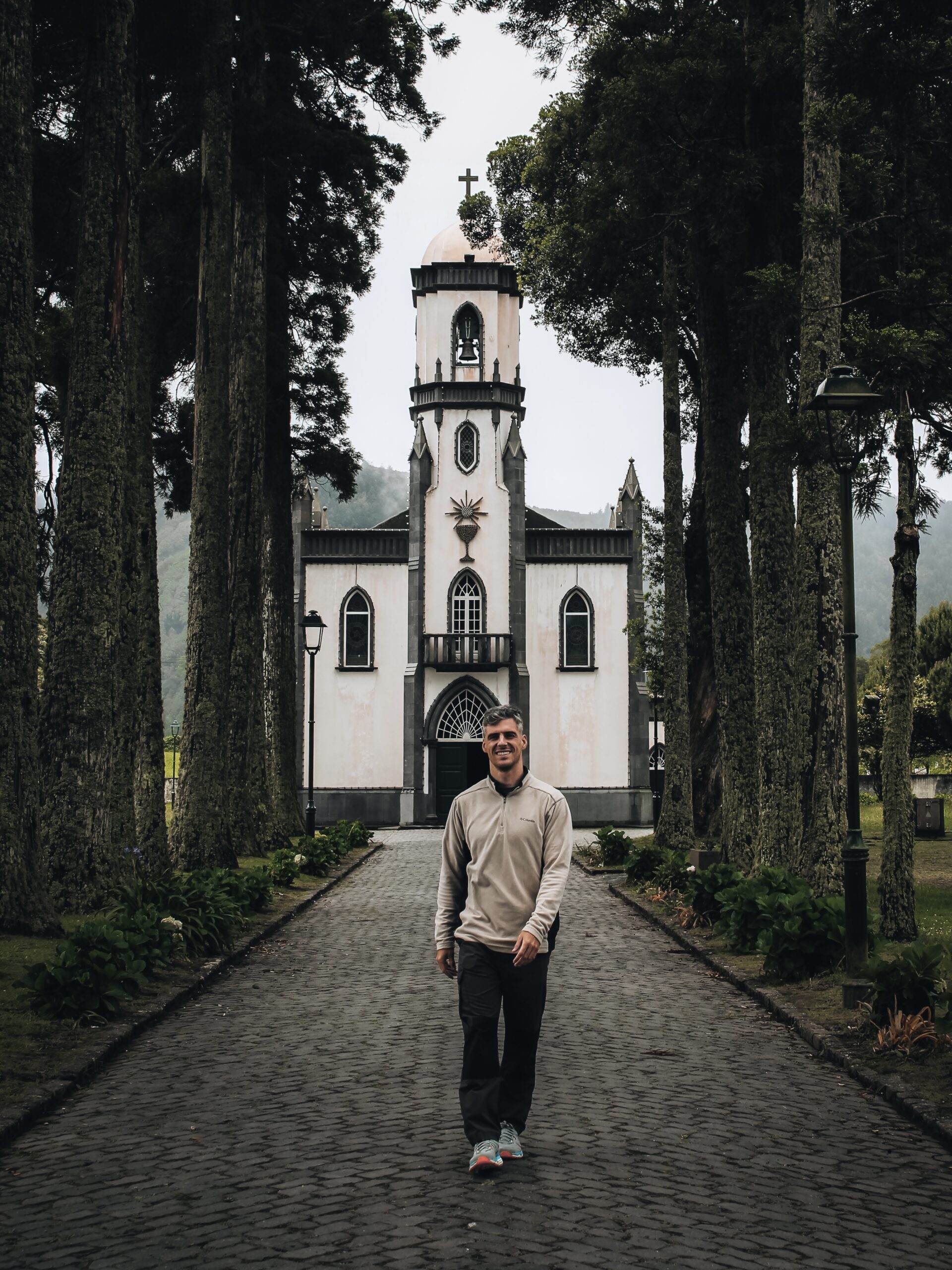 Ricardo en Iglesia San Nicolau