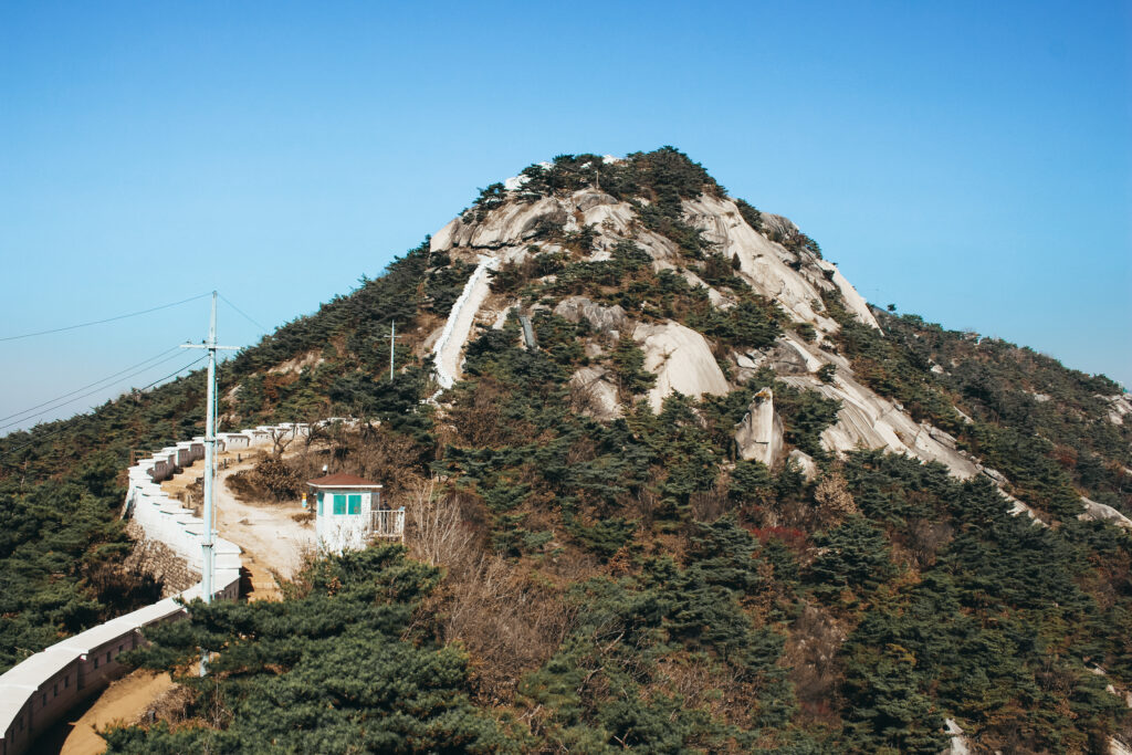 MONTAÑA DE INWANGSAN
