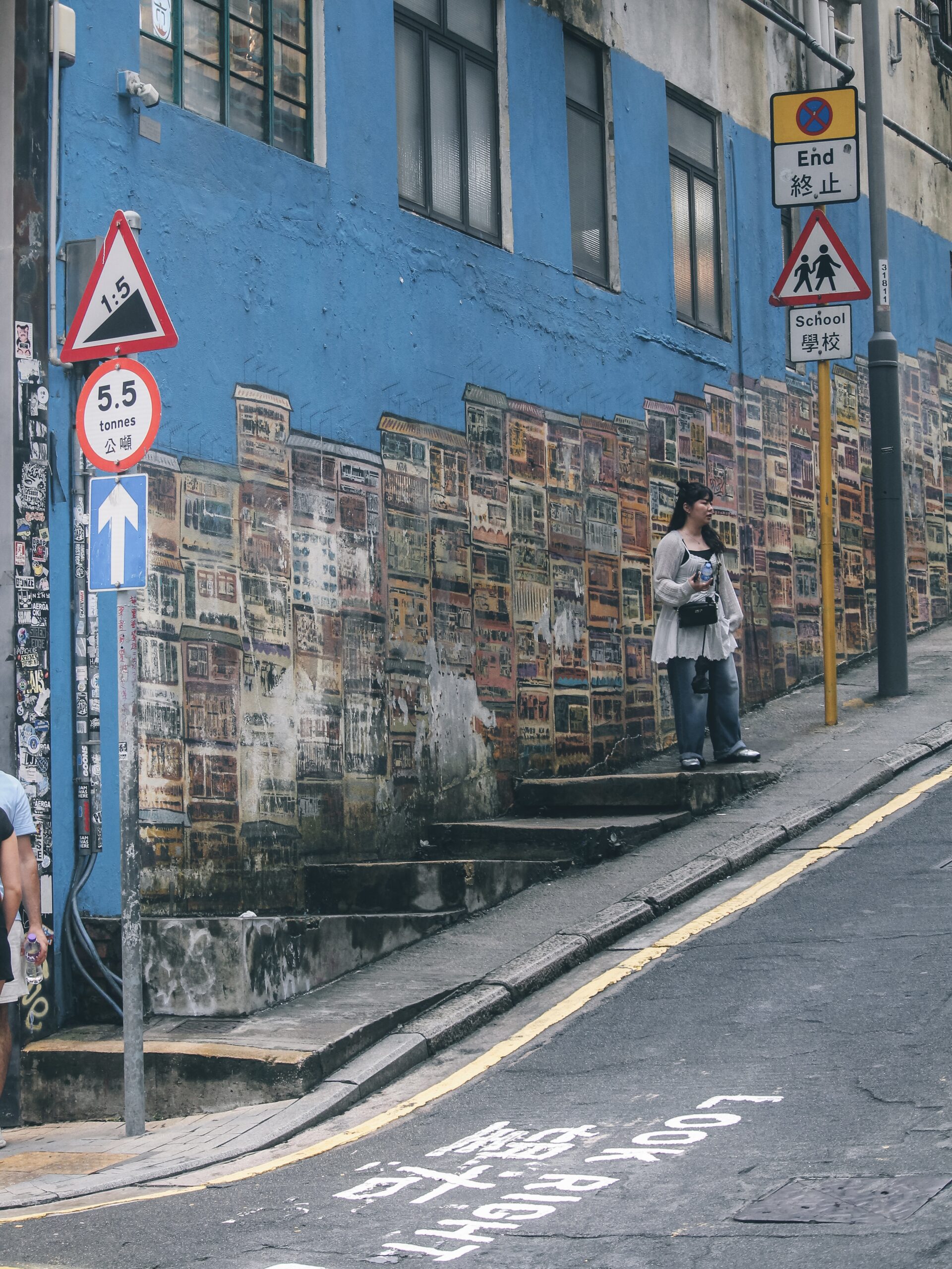 Mural puntado en el barrio Soho de Hong Kong
