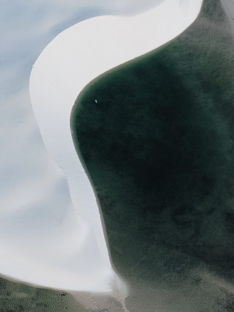 dunas y lagunas en Lençois Maranhenses a vista de dron