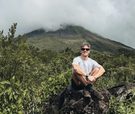 Ricardo en el Volcán de la Fortuna