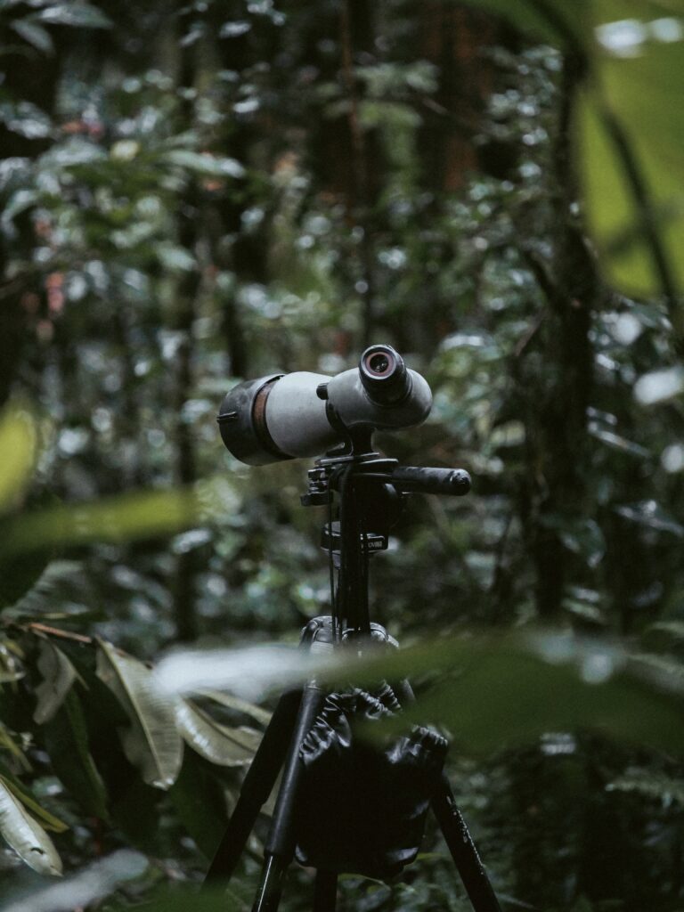 Telescopio en el bosque nuboso de Monteverde