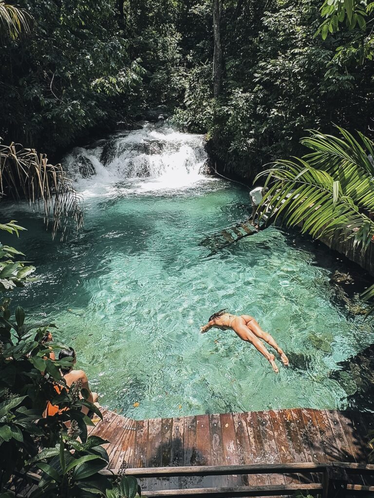 Noelia en la Cachoeira do Formiga en Jalapao